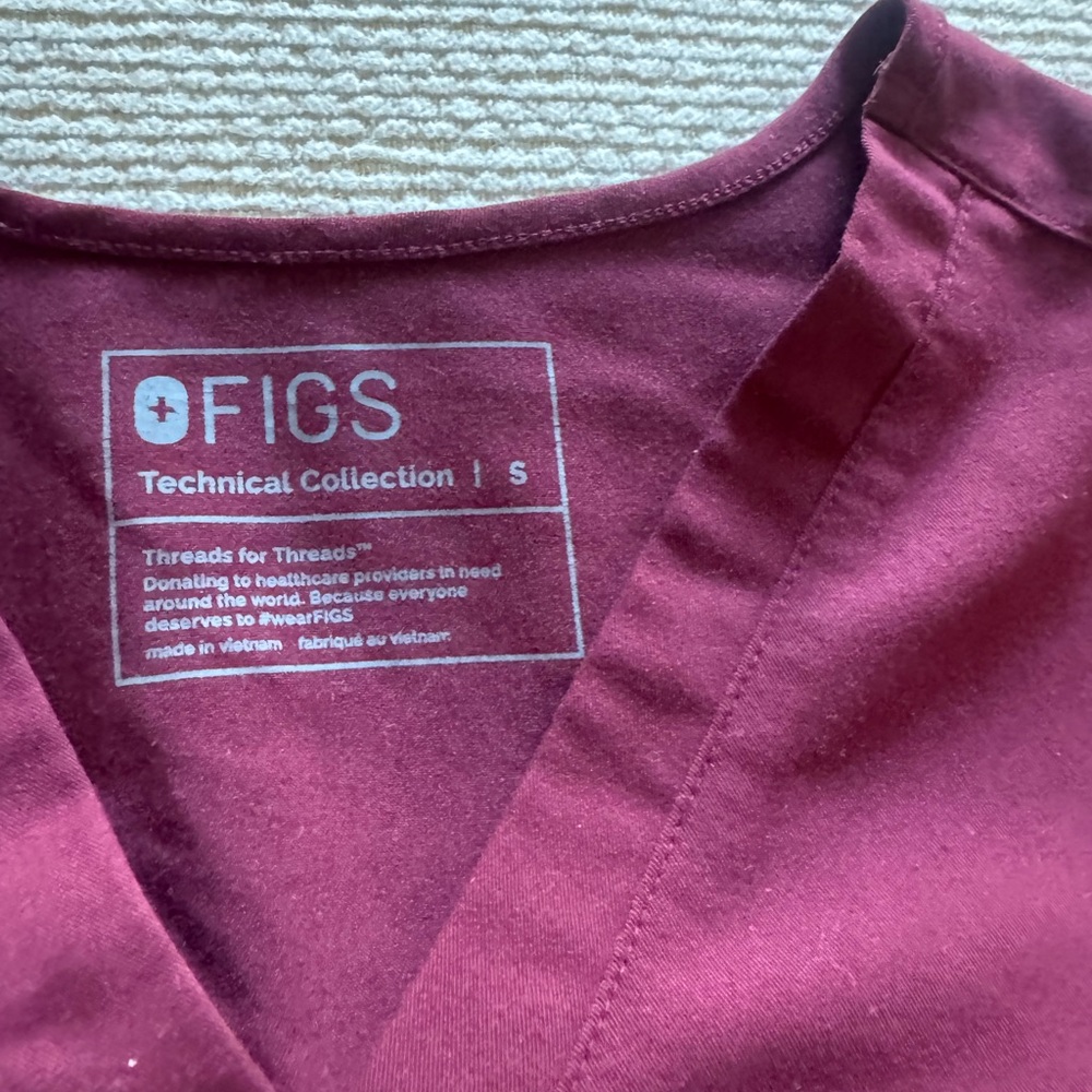 Figs Maroon set - Picture 3 of 4